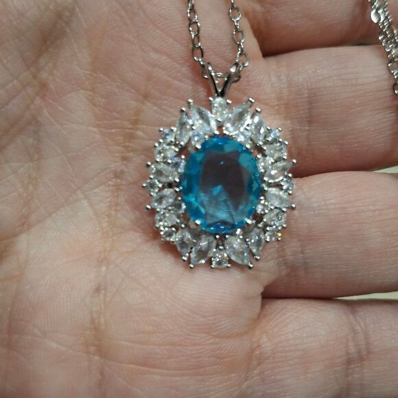 Blue Diamond Topaz Pendant with Necklace - Picture 4 of 9